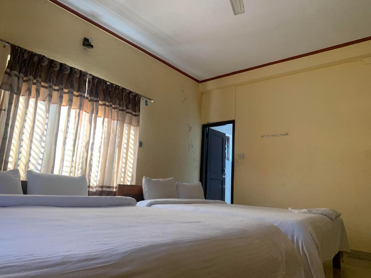 Hotel Peace Ganga Inn Pokhara Exterior foto