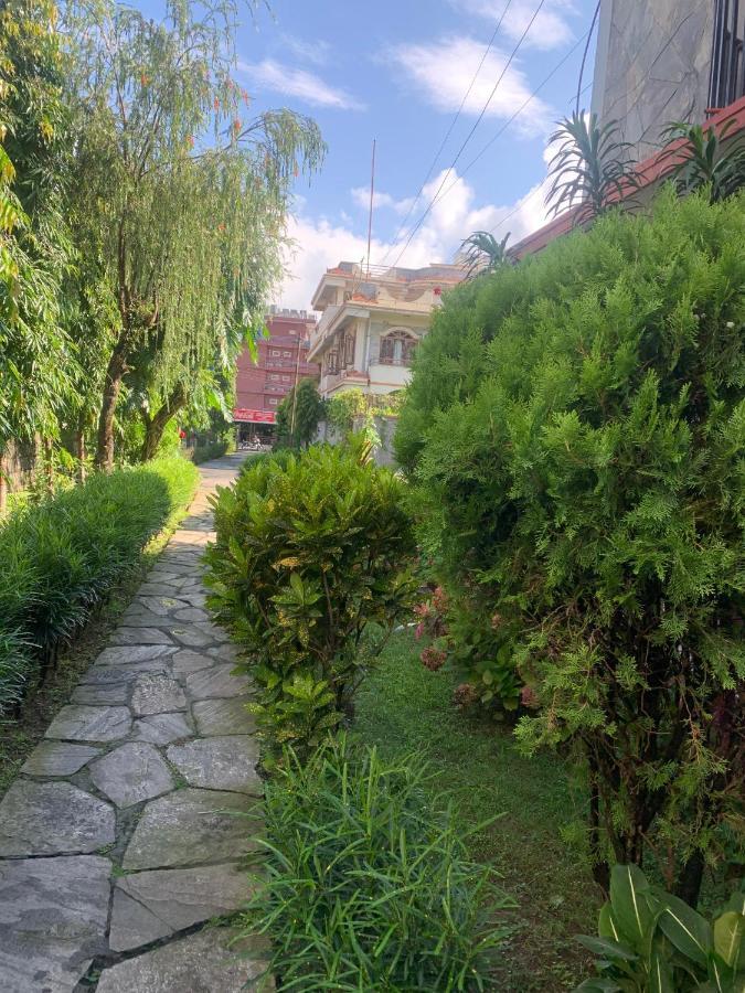 Hotel Peace Ganga Inn Pokhara Exterior foto