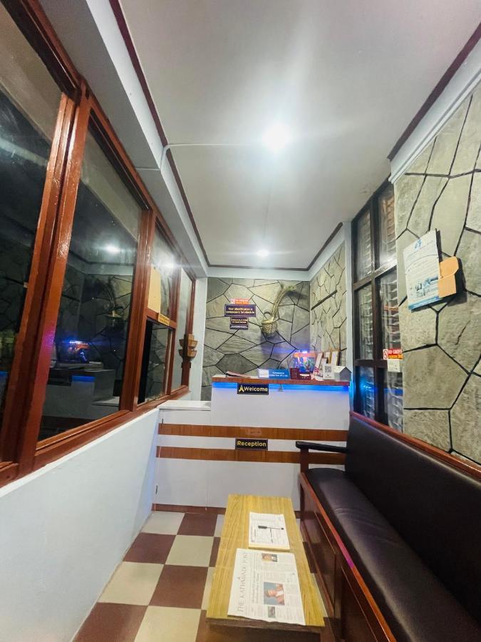 Hotel Peace Ganga Inn Pokhara Exterior foto
